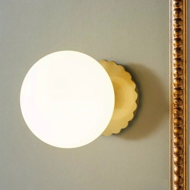 Amara Wall Lamp - White / Warm White (2700-3500K) / 5.9" / 15cm - Level Decor