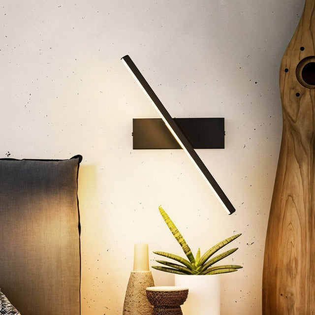 Luff Wall Lamp