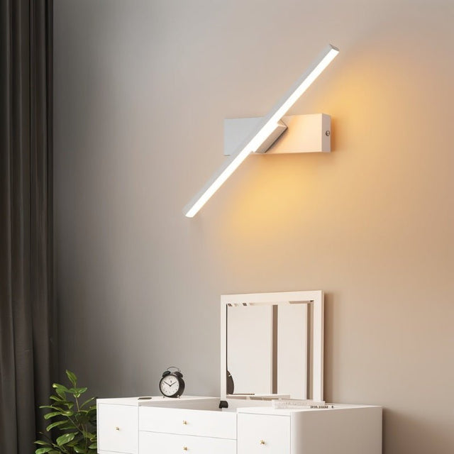 Luff Wall Lamp
