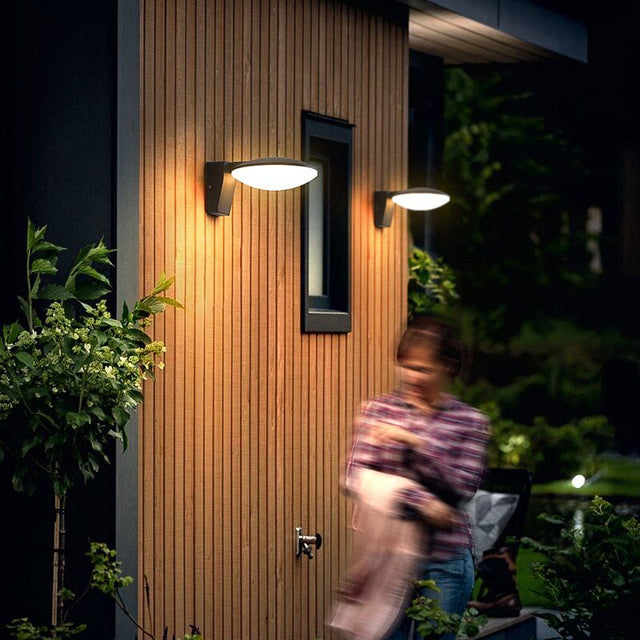 Arthur Outdoor Wall Lamp