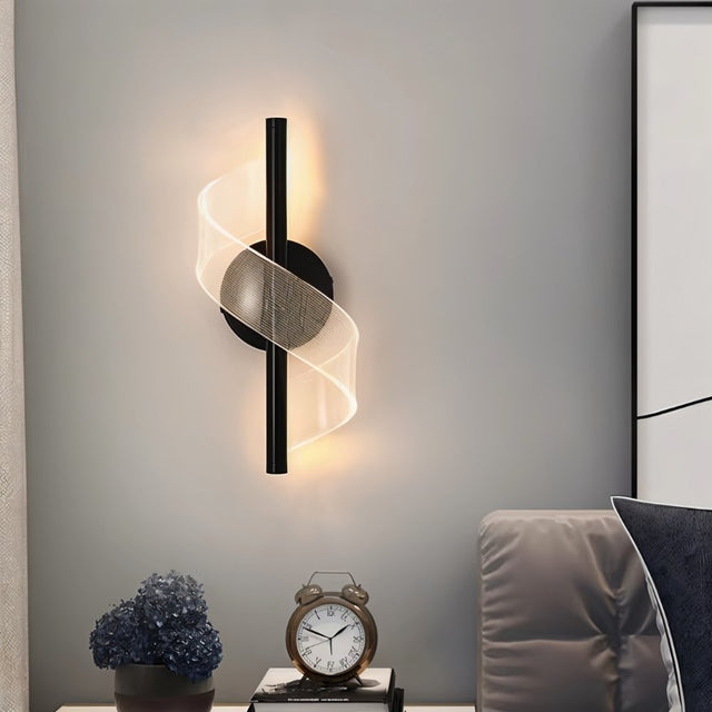 Hoven Wall Lamp