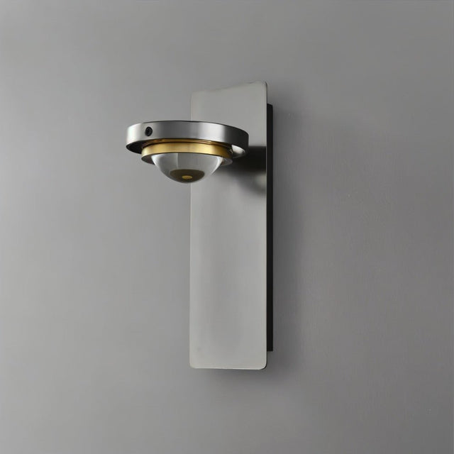 Lauris Wall Lamp