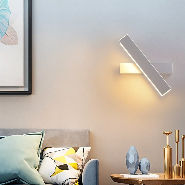 Kuu Wall Lamp