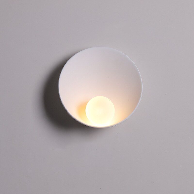 Lucien Wall Lamp - White / 9.4