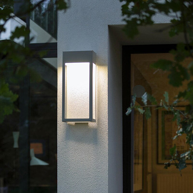 Viktor Outdoor Wall Lamp