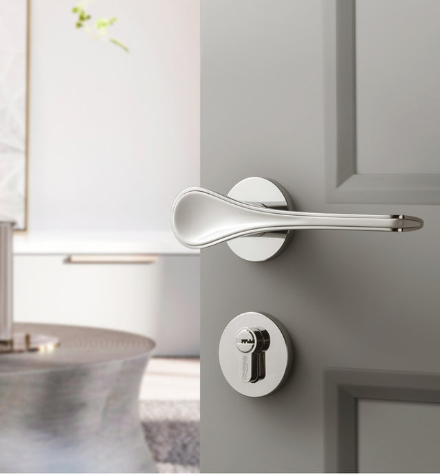 Sleek Two-Tone Door Handle - Level Decor