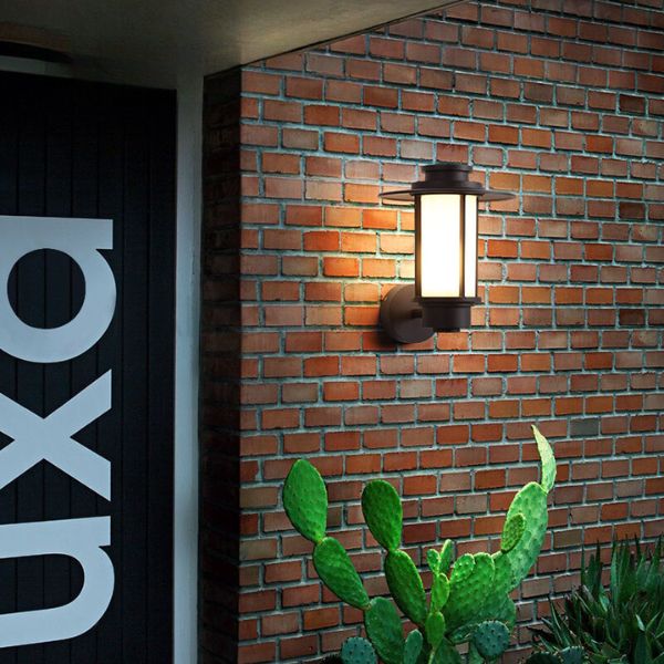 Aurara Outdoor Wall Lamp