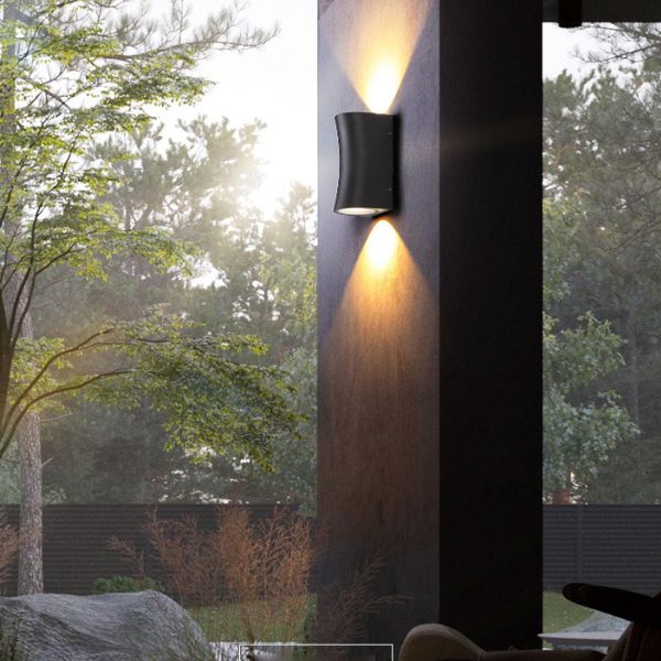 Solstice Outdoor Wall Lamp