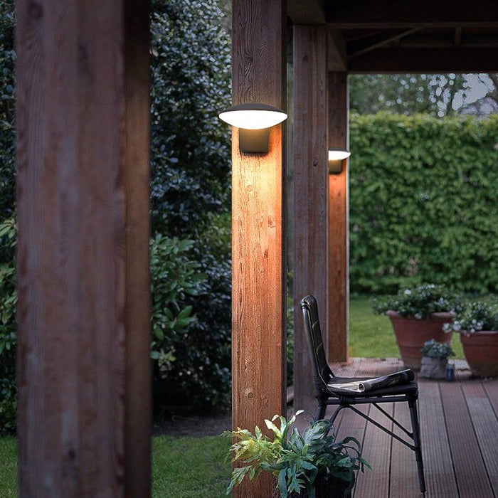 Arthur Outdoor Wall Lamp