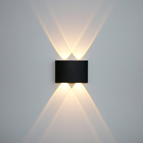 Erlöschen Wall Lamp - Black - 4.7" x 3.1" x 1.6" / 12cm x 8cm x 4cm - 4W / Warm White (2700-3500K) - Level Decor