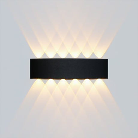 Erlöschen Wall Lamp - Black - 12.6" x 3.1" x 1.6" / 32cm x 8cm x 4cm - 12W / Warm White (2700-3500K) - Level Decor