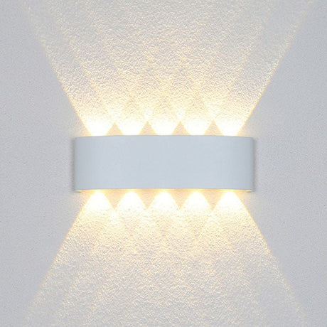 Erlöschen Wall Lamp - White - 10.6" x 3.1" x 1.6" / 27cm x 8cm x 4cm - 10W / Warm White (2700-3500K) - Level Decor