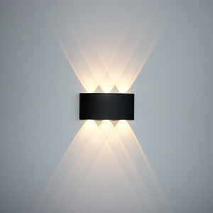 Erlöschen Wall Lamp - Black - 6.6" x 3.1" x 1.6" / 16.8cm x 8cm x 4cm - 6W / Warm White (2700-3500K) - Level Decor