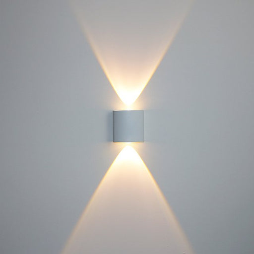 Erlöschen Wall Lamp - White - 2.2" x 3" x 1.3" / 5.6cm x 7.7cm x 3.4cm - 2W / Warm White (2700-3500K) - Level Decor