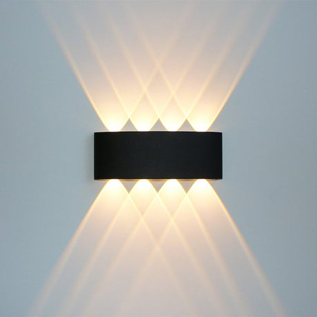 Erlöschen Wall Lamp - Black - 8.6" x 3.1" x 1.6" / 21.9cm x 8cm x 4cm - 8W / Warm White (2700-3500K) - Level Decor