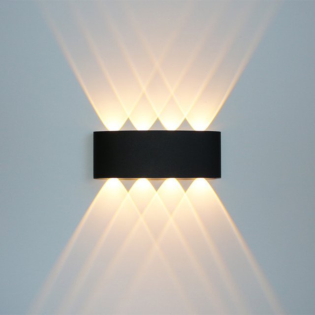 Erlöschen Wall Lamp - Black - 8.6" x 3.1" x 1.6" / 21.9cm x 8cm x 4cm - 8W / Warm White (2700-3500K) - Level Decor