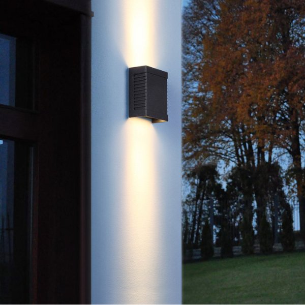 Stella Outdoor Wall Lamp