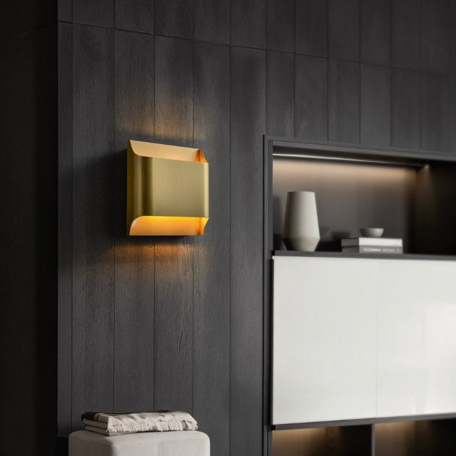 Bay Wall Lamp