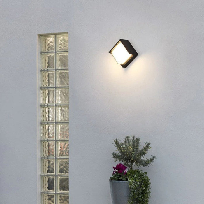 Ekkehard Outdoor Wall Lamp