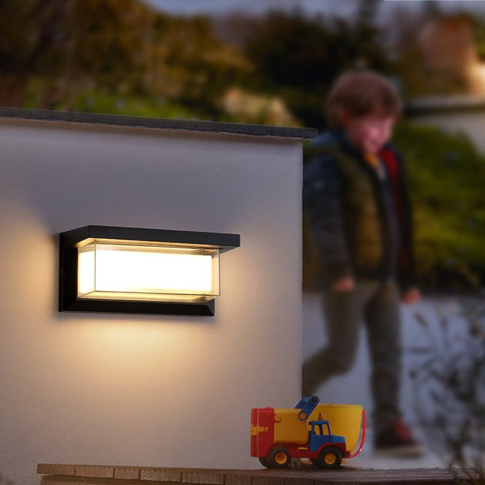 Emil Outdoor Wall Lamp