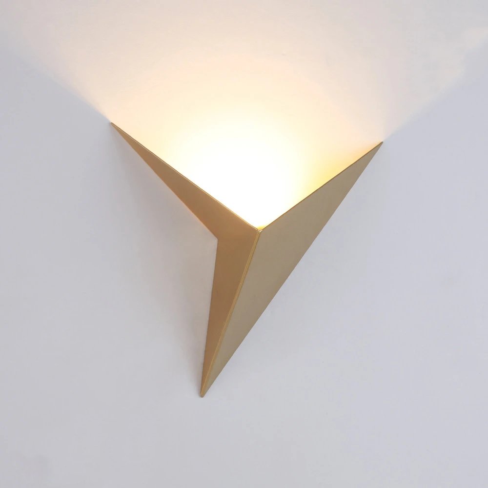 Elio Wall Lamp