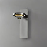 Lauris Wall Lamp