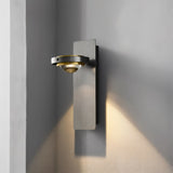 Lauris Wall Lamp