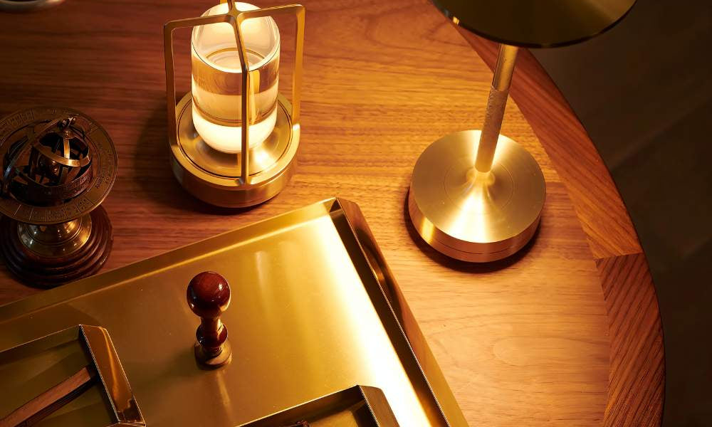 {"type":"root","children":[{"type":"paragraph","children":[{"type":"text","value":"Executive Workspace Essential"}]}]}