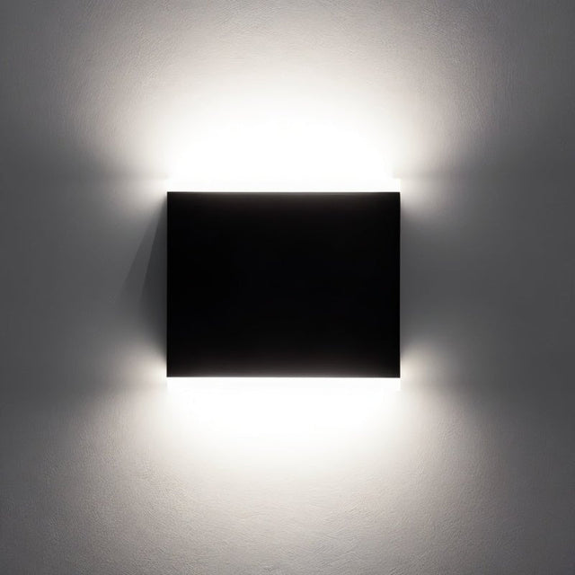 Hornavan Wall Lamp