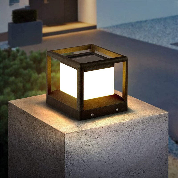 Aria Outdoor Garden Lamp