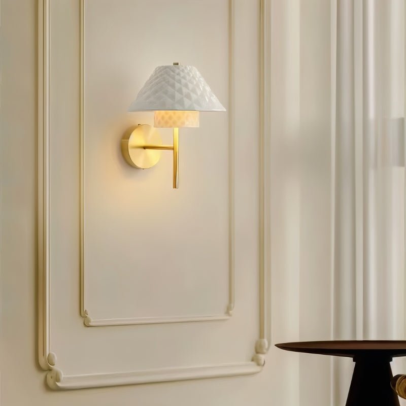 Apt Wall Lamp