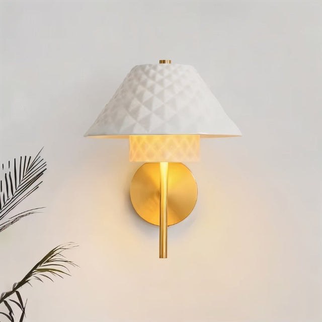 Apt Wall Lamp