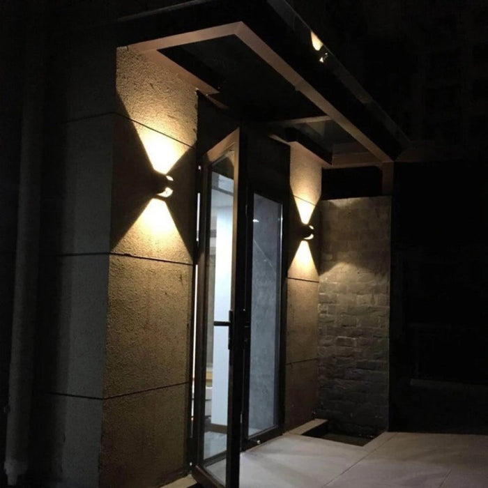 Quintus Outdoor Wall Lamp