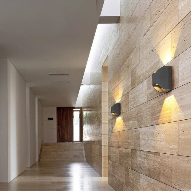 Quintus Outdoor Wall Lamp