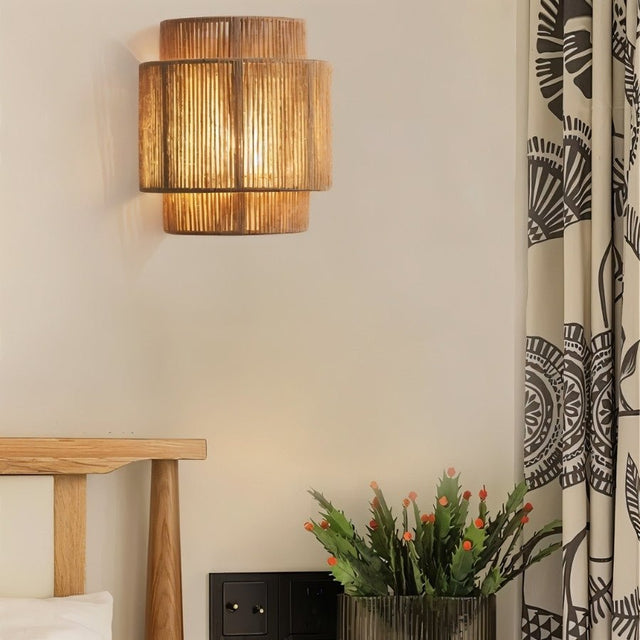 Mesinge Wall Lamp
