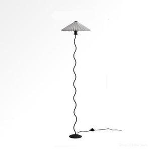Serpentine Floor Lamp - White / 16.9" x 62.2" / 43cm x 158cm - Level Decor