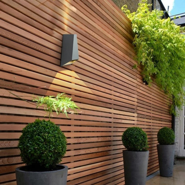 Luna Outdoor Wall Lamp