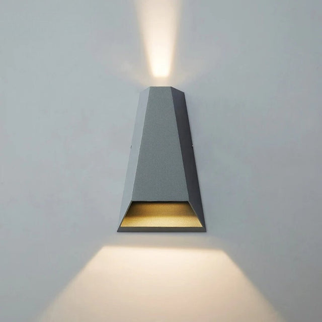 Luna Outdoor Wall Lamp