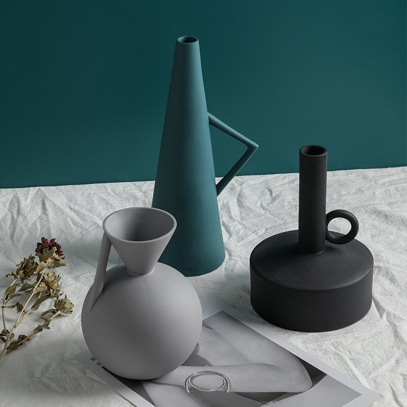 Minimalist Nordic Ceramic Vase - Level Decor